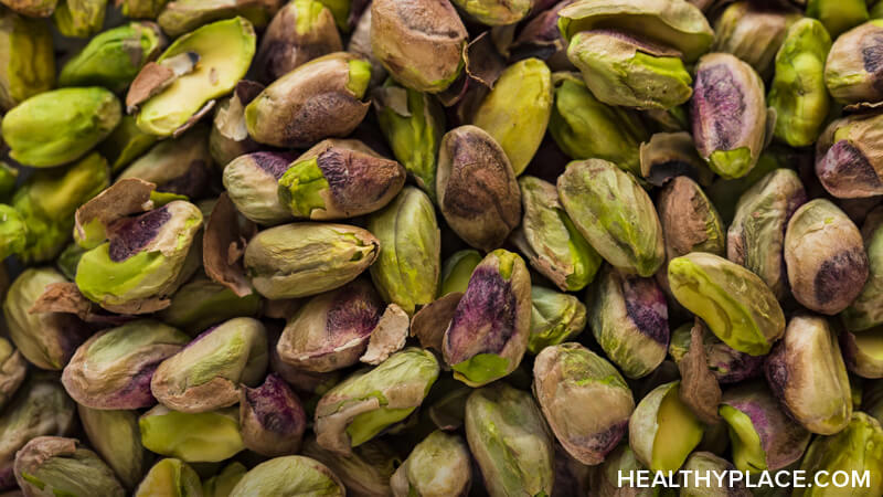 帮助缓解焦虑和压力的食物通常简单美味。尝试以下五种有益的食物来减轻焦虑和压力。它们都是有益健脑的食物。