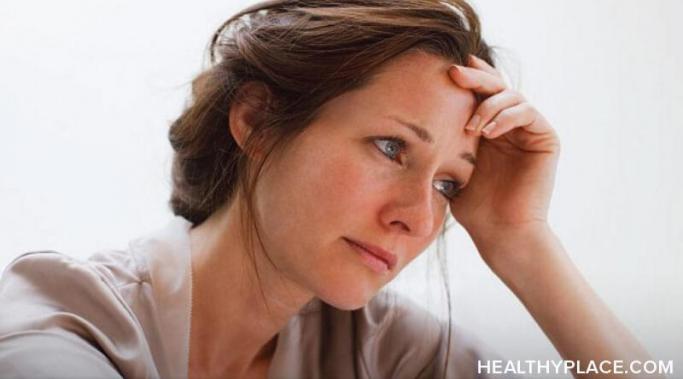 Understanding the Iceberg Theory of Behavior “冰山理论”可以帮助你处理感情打扰你和冲突。学习如何帮助自己和这个心理学理论在HealthyPlace . .