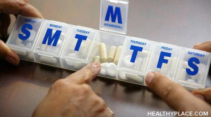 Taking Psychiatric Medication Forever--Forever? 当你被诊断患有精神疾病时,你可能很难接受治疗,尤其是余生都在服用精神药物。好处大于风险吗?