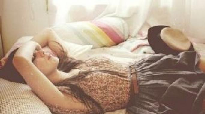 tired 你应该建立自尊或积极思考当你太累了起床吗?