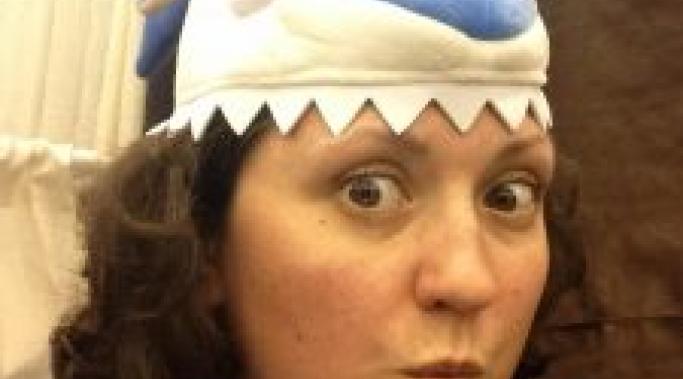 How to Survive A Convention with Binge Eating Disorder 有没有想过如何生存一个会议与暴食症?这里有一些提示,以帮助你享受con-going暴食症。看一看。