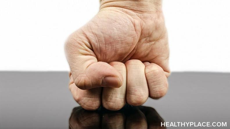 The Threatening Behavior Behind Verbal Abuse 要在一段虐待关系中战胜恐怖主义,你必须意识到你的施虐者是一个穿着大人衣服的小孩;想要伤害你,却可以征服。