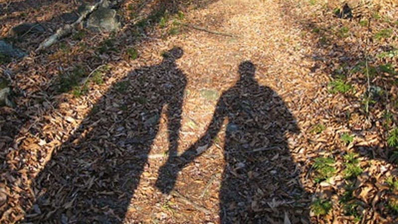 Revealing Mental Illness to a Partner: Will You Still Love Me? 向你的伴侣透露你的精神疾病可能是可怕的。不是每个人都能应付得来的。以下是我如何揭露我的精神疾病,并留住我的伴侣。