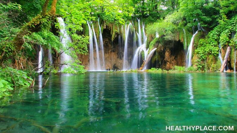 Water Walking Meditation: Get a Calm Mind with Intense Focus 步行冥想是进行步行冥想的一种新型方式,既有趣又具有很高的启发性。了解如何在此视频中。