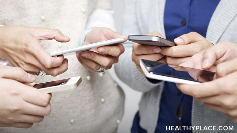 Social Media and the Desire to Self-Harm 社交媒体可以影响一个人的自残的愿望。有时对社交媒体的负面反馈是推动一个人的欲望自残的边缘。