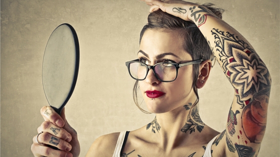 Trade The Lies of Mental Illness for Real Love from Family 为了你的自我价值,不要再盯着心理疾病的镜子看了。相反,看看那些爱你的人来帮助定义你真正的价值。读这篇文章。