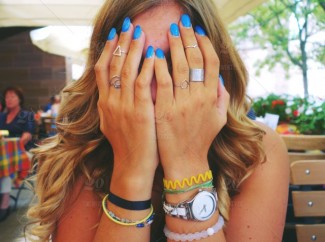 The Anxious Empath: Anxiety And Other People's Feelings 你是一个焦虑的神使吗?了解为什么这么多善解人意的人会焦虑,以及如何应对同理心、焦虑和内化他人的感受。读这篇文章。