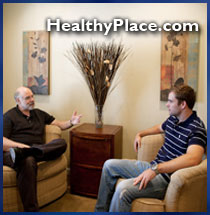 个体化药物咨询直接关注于减少或停止吸毒者的非法药物使用。