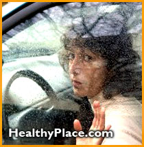 在高速公路上开车时出现恐慌症和随后的躲避行为。还有关于EMDR治疗焦虑的信息。