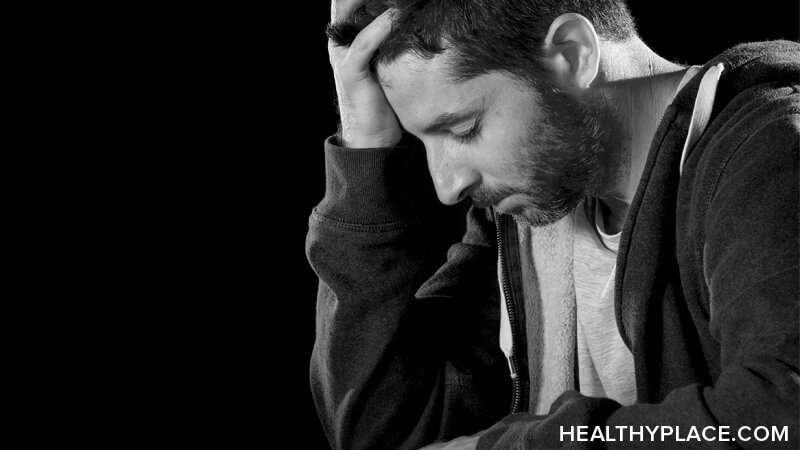 了解重度抑郁症(MDD)，包括重度抑郁症的症状和重度抑郁症如何影响人们的日常生活。HealthyPlace的细节。