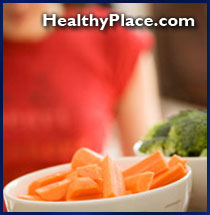 你女儿看似健康的饮食习惯可能掩盖了致命的饮食失调。素食主义不仅仅是厌食症女孩的生活方式选择。阅读更多。