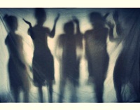 你女儿看似健康的饮食习惯可能掩盖了致命的饮食失调。素食主义不仅仅是厌食症女孩的生活方式选择。阅读更多。