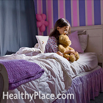 当令人恐惧的新闻 - 导致年轻儿童失眠的夜晚