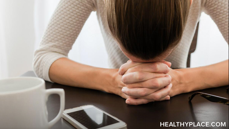 了解导致焦虑症的原因。遗传、脑化学、个性和生活经历被认为是焦虑症的原因。