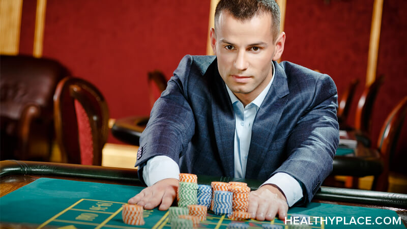 赌博成瘾有三个阶段：获胜阶段，失去阶段和决久阶段。在HealthalPlace.com了解更多信息。