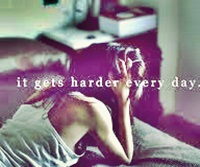 许多女性抱怨伴侣对伟哥(一种价值10美元的蓝色小药丸)的不受欢迎的追求。