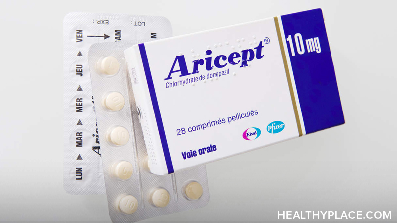 关于Aricept的详细信息，一种用于治疗阿尔茨海默病的药物。用法、用量、副作用等。