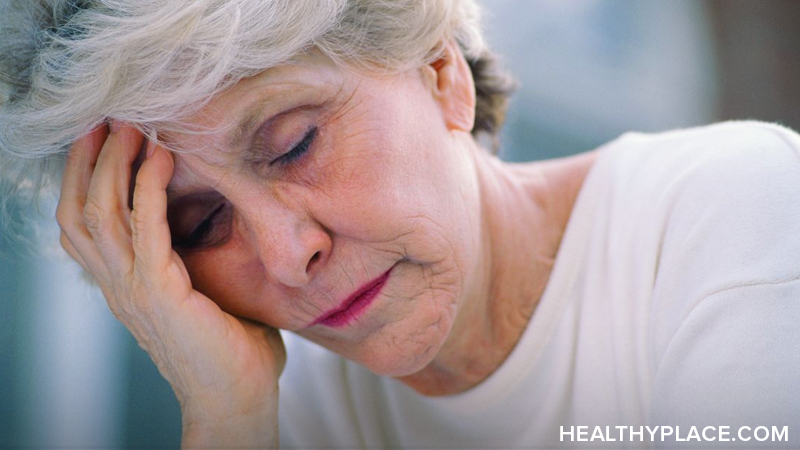 使用药物治疗有睡眠问题的阿尔茨海默氏症患者既有好处也有风险。在HealthyPlace了解更多。