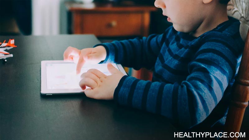 数字时代的这五个育儿技能可以帮助您确定孩子设备使用的限制。在健康场所阅读它们。