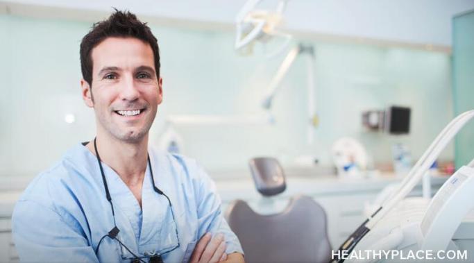 牙齿焦虑是常见的。如果您对牙医或牙科手术有担忧和担心，请在健康的地方学习该做什么。