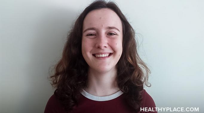 Kate Beveridge是“不仅仅是边缘”在HealthalPlace的作者，谈到她的边缘人格障碍以及她想如何帮助他人。