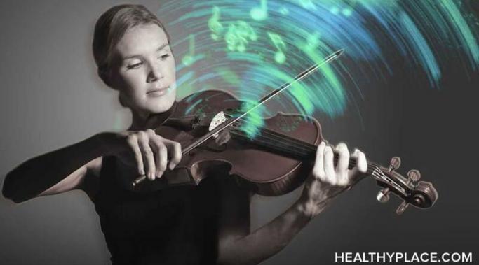 你可以用音乐来分散自己的注意力。在HealthyPlace观看这段视频，了解如何有意识地倾听来减少自残。