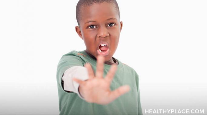 在HealthyPlace，找出患有多动症的孩子说话过多的原因以及如果你的孩子说话过多你能做些什么。