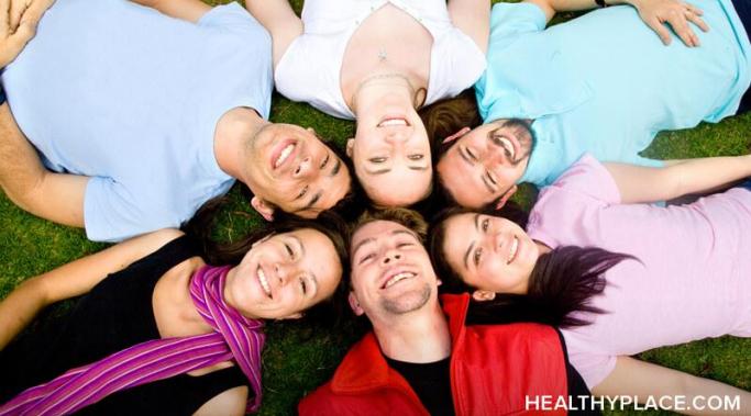 友谊对我的心理健康有积极的影响。在HealthyPlace了解更多关于友谊及其对心理健康的影响。