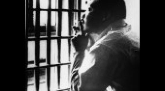 Martin Luther King博士，JR.经常冒险的监禁时间使用非暴力策略来确保所有人的平等。对于一些人来说，他的梦想甚至今天令人梦中梦想。