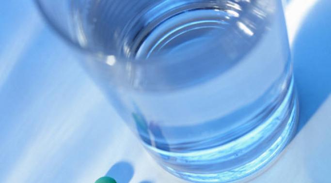 一些认为服药是一根拐杖,显示了疲软但我认为药物显示力量和愿意为你的健康而战。