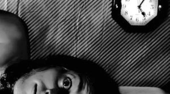 焦虑和缺乏睡眠,每个做其他更糟。结果,我们疲惫、焦虑和痛苦。但是我们可以克服。