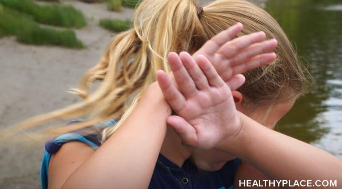 我们不想看起来不安全,但是我们去的行为使我们看起来不那么自信。下面是如何看起来没有安全感,开始感到自信。