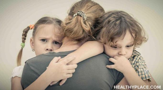 精神疾病的孩子的兄弟姐妹可以在磨损中迷失，这是父母的顶级担忧。这是可能发生的事情和帮助平衡它的提示。