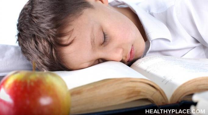 adhd的孩子们常常有睡眠问题。常规和营养帮助，但还有其他方法可以最大限度地减少ADHD相关的睡眠问题。看这个。