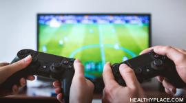 你有没有想过玩多长时间的电子游戏算多?研究人员研究这些问题。在HealthyPlace上了解他们的答案。