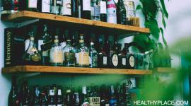 酗酒和2型糖尿病 - 一个大问题！了解酒精中毒如何导致糖尿病和饮用对健康糖尿病的影响。