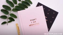 写积极日记是一种可以改变你生活的习惯，所以为什么我们不这么做呢?在healthplace找到原因。