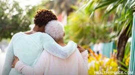 当Alzheimer的患者的主要照料者度假时，有一些重要的事情需要考虑。了解健康的地方。