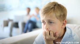 患有焦虑的孩子很难。发现您可以发展的技能，以帮助您的焦虑孩子在健康场所。