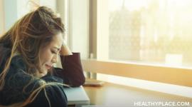 大学生的抑郁症会产生许多问题。发现为什么和学习大学生的抑郁风险以及在哪里找到帮助。