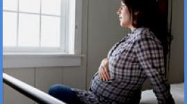 为什么孕妇对分娩感到焦虑？原因之一是缺乏对产科员工的信任。出于更多原因阅读此摘要。