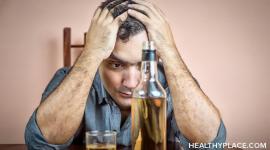 酒精中毒症状和酒精中毒警告信号的详细信息。了解酗酒的主要迹象和症状，以及下一步该做什么。