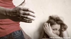 发现导致家庭暴力的原因。获得有关国内虐待原因的可信任的信息。了解研究人员认为导致家庭暴力。
