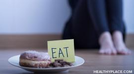 在治疗饮食失调的过程中出现了许多困难，这可能使治疗过程脱轨。学习如何治疗饮食失调来避免这些陷阱。