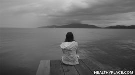即使你感到太沮丧而无法帮助自己，你仍然可以做一些事情来治疗你的抑郁症。在HealthyPlace.com上找到答案