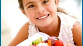 给父母的建议:如何给学龄前的孩子提供食物，教他们吃得健康。