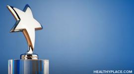 Healthyplace心理健康网站赢得了最佳整体互联网网站类别中最佳消费者疾病网站的黄金奖。阅读更多。