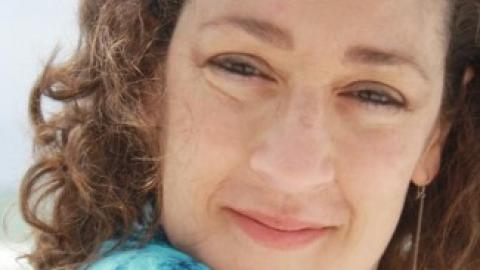 害怕遗弃是边缘人格障碍的症状。了解一个人如何成功处理遗弃。读这个。