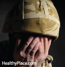 战斗PTSD通常会出现几种精神疾病。了解战斗PTSD通常发生的事情以及如何治疗这些精神疾病。