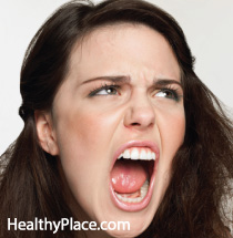 当你生气的时候，安全地表达愤怒是很重要的。阅读这3个技巧，教你如何安全地表达你的愤怒，不管是什么原因引起的。